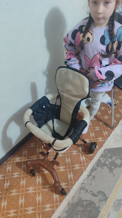 Продам легкую коляску