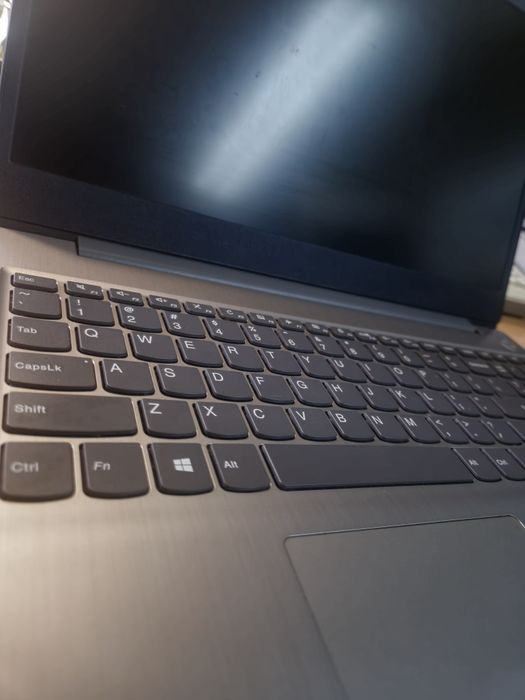 Laptop Lenovo IdeaPad 3 . 15,6 inch / 4gb Ram / 256gb SSD