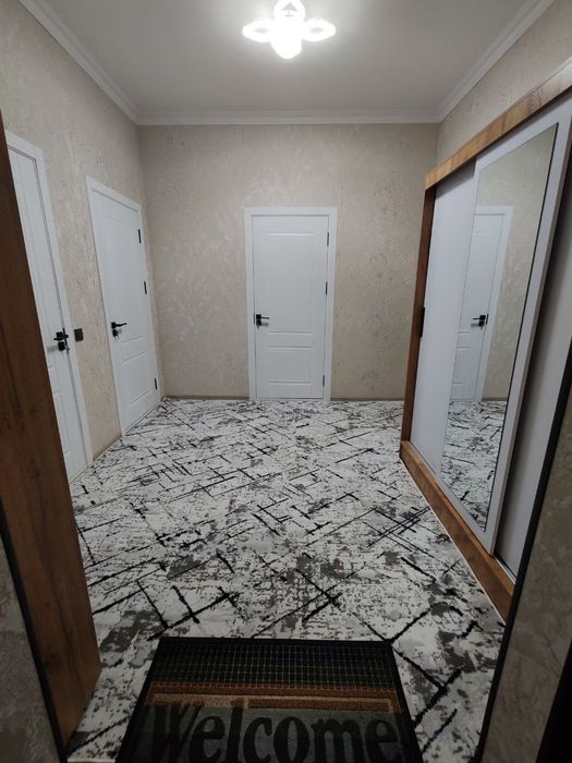 O‘rikzor Rezident 2/9/16 O‘rikzor bozori oldida