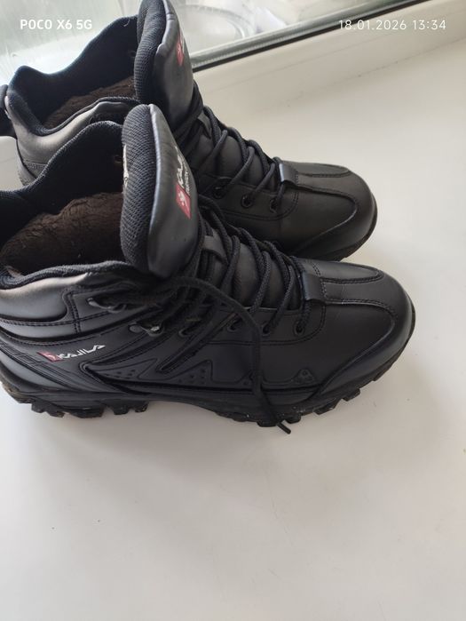 Продам ботинки зимние