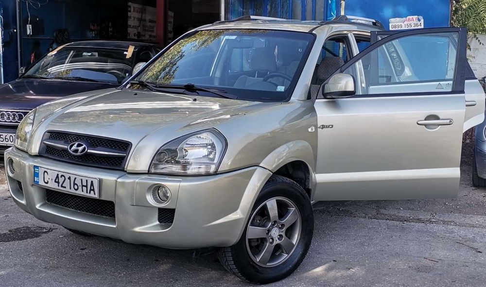 Продавам Хюндай Туксон