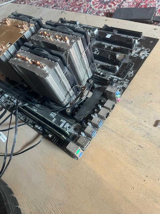 Материнская плата + процессоры + озу + охлаждение на процессоры