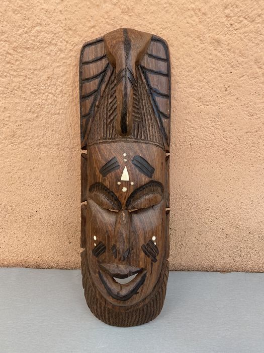 Голяма немска дърворезба маска с инкрустация