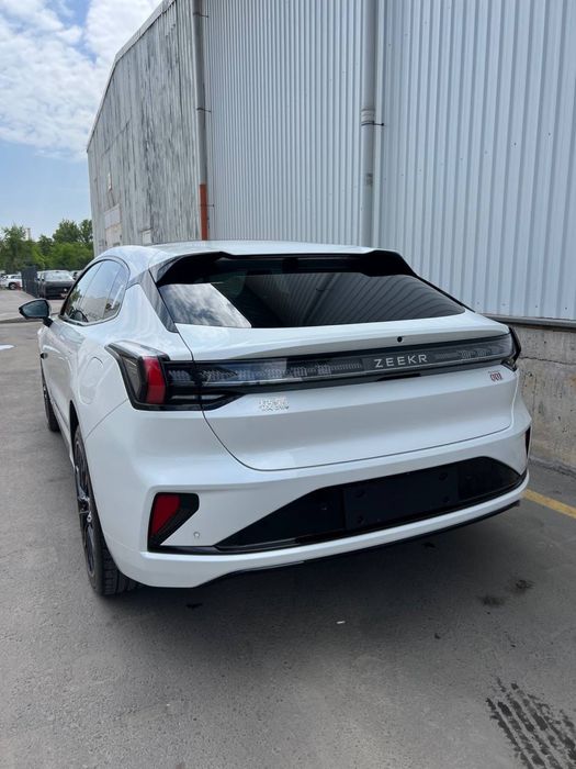 Zeekr 001 2025 — 5