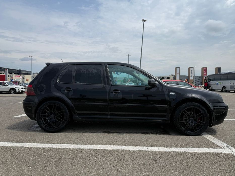 VOLKSWAGEN Golf 2003