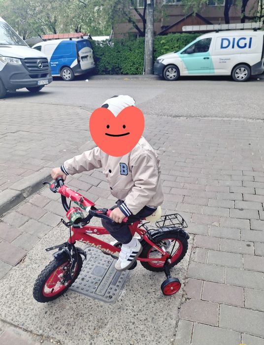 Bicicleta copii cu roti ajutătoare