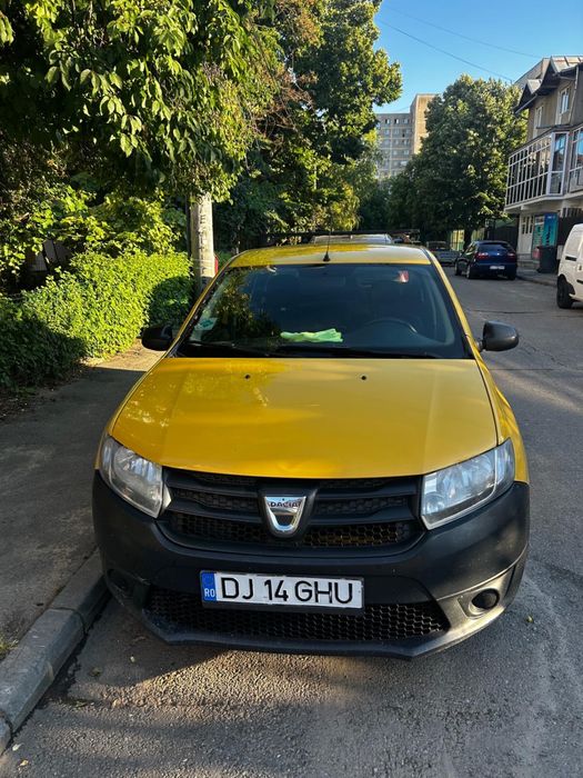 Vand 3 Dacia Logan.