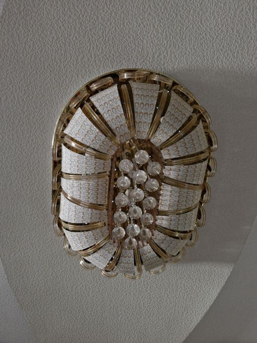 Срочно продается люстра в отличном состоянии