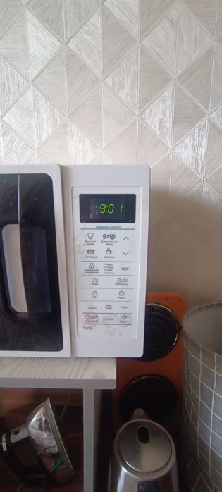 Продаётся микроволновка SAMSUNG