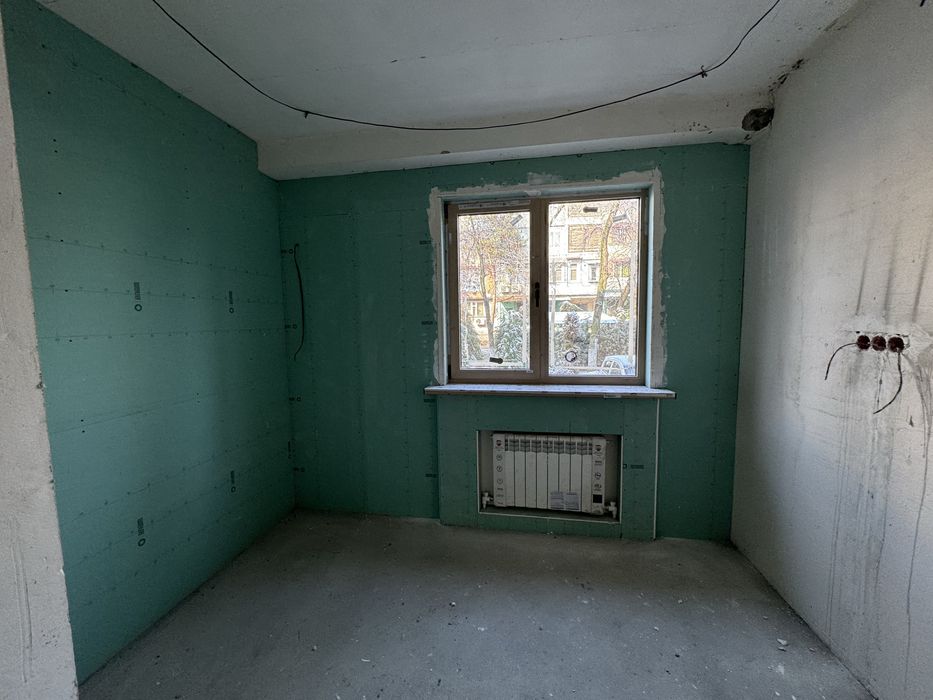 улица Нукусская 100-дом 48 кв дом+подвал можно и под офис