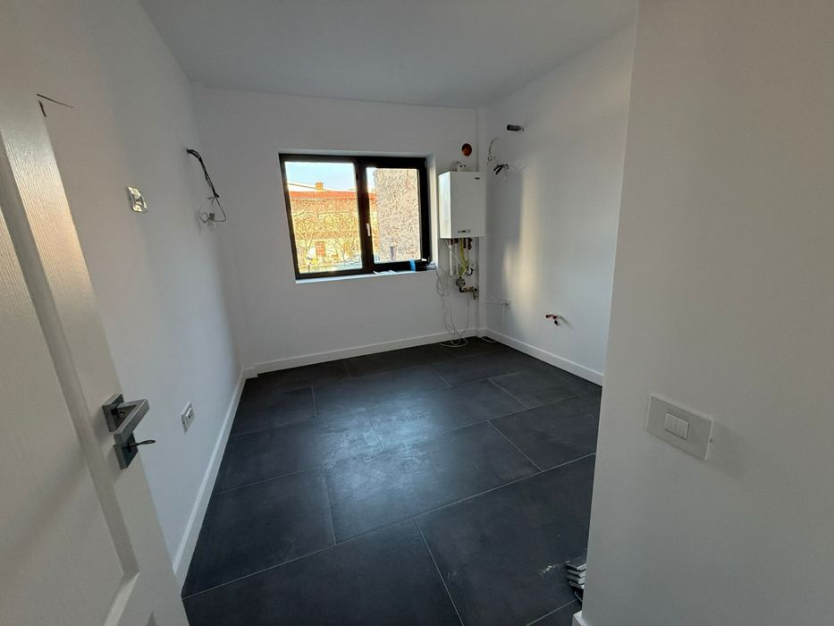 Spatiu comercial central Strada Banu Maracine 30 mp utili parter