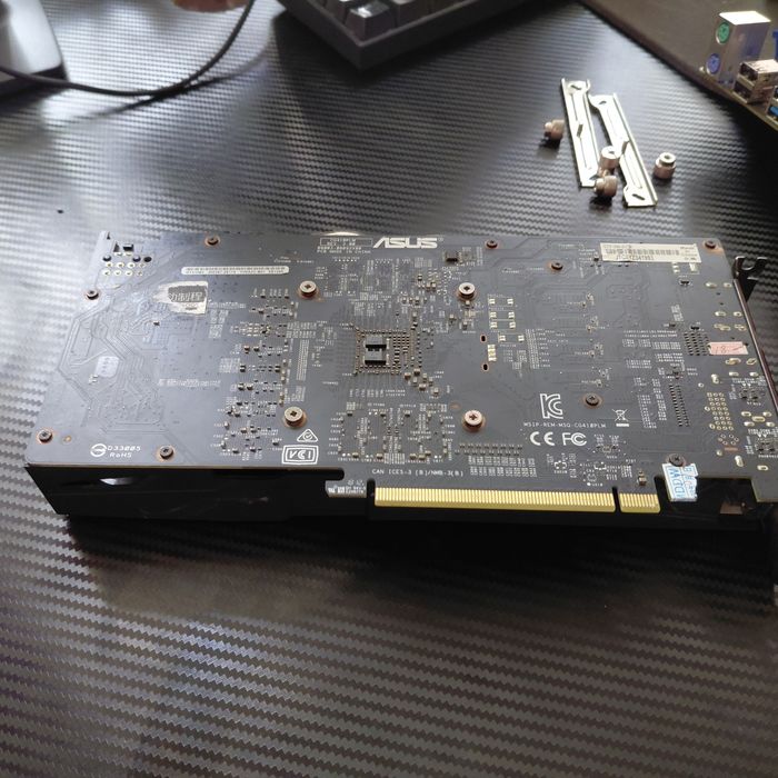 Видеокарта GTX 1060 (5gb)