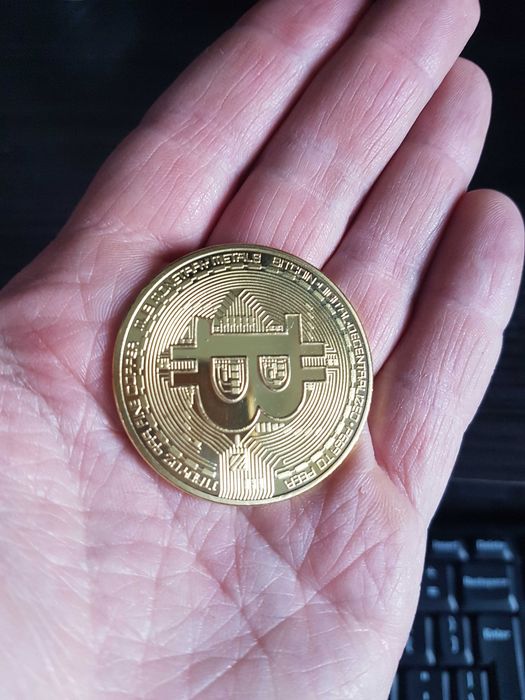 Moneda crypto pentru colectionari, GMO, Bitcoin, aurie