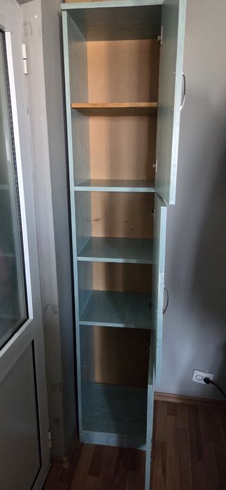 Dulap înalt cu trei încăperi