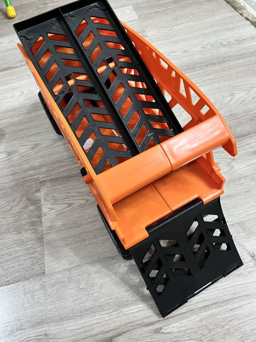 Продам оригинал Hot wheels Monster tracks