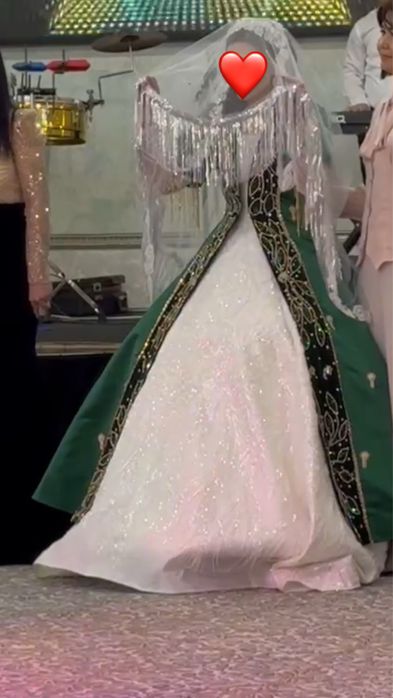 Келинлик ансамбли сотилади 550.000