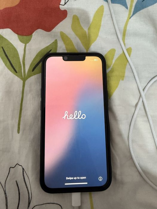 Продавам iPhone 13 128bg