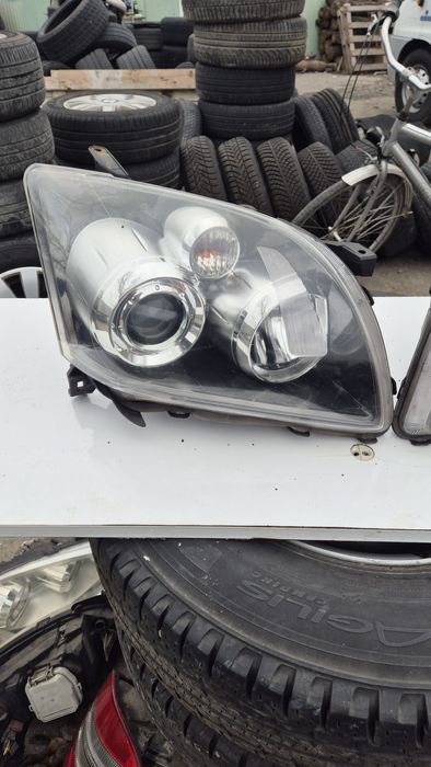 Оригинални Фарове  за Тойота Авенсис Т25 Фейс  2006- 2009г