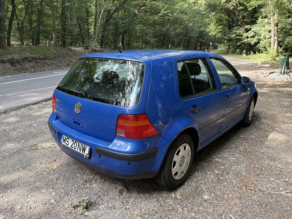 VOLKSWAGEN Golf 2000 — imagine 3