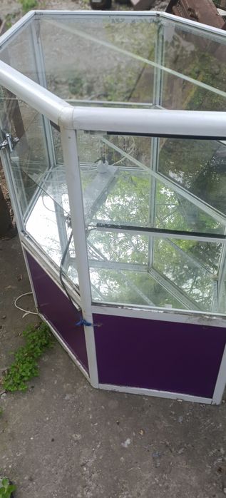 Витрина шкаф для магазина