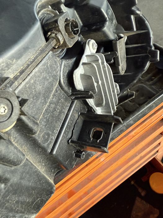 Ляв фар Бмв Ф40 Bmw F40 LED фар комплект