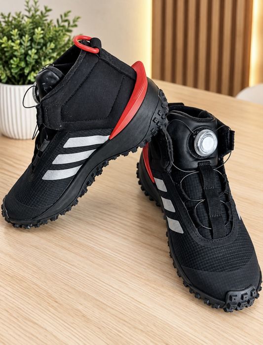 Кроссовки adidas