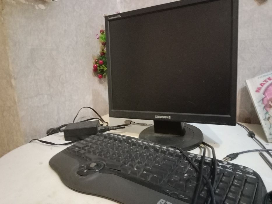 Продам компьютер старый