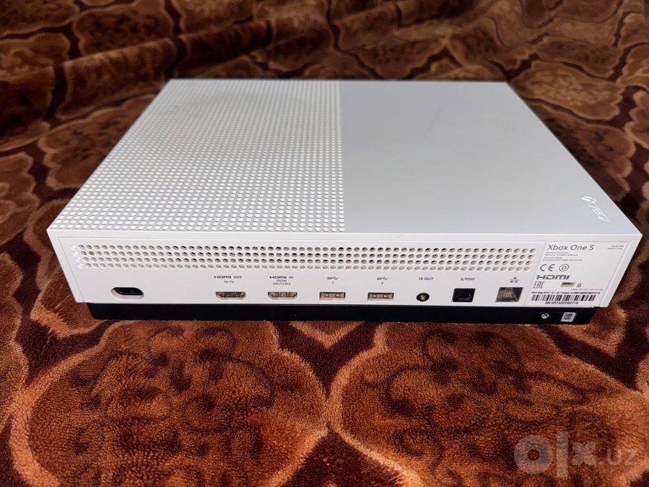 Xbox One S 1TB Gears of War