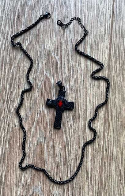 Lant barbati cruce templiera celtica, negru, pandantiv gotic + cutie
