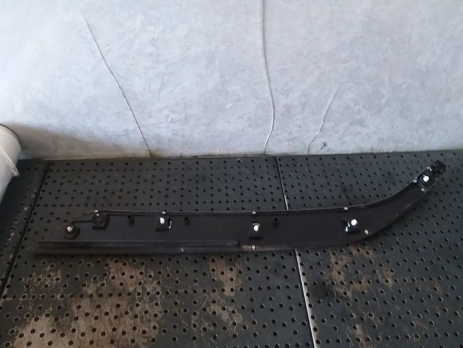 Trim ornament crom dreapta spate peugeot 5008 2 9827008877