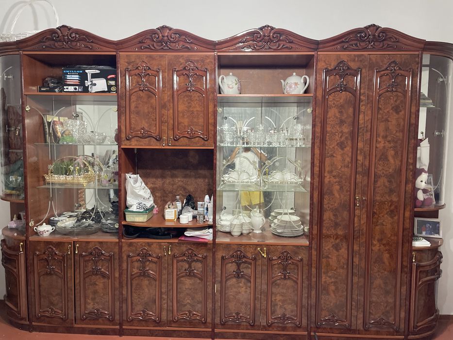 шкаф-стенка для посуды, шфанер для одежды