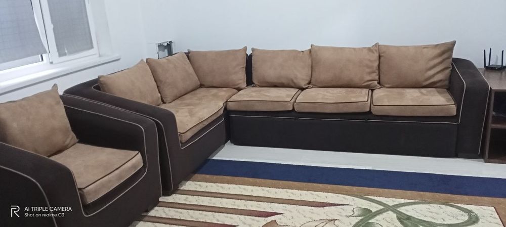 Удобный диван,можно открывать