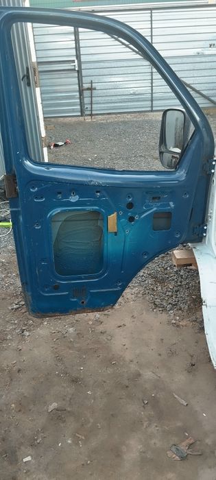 Дверь левая на Газель