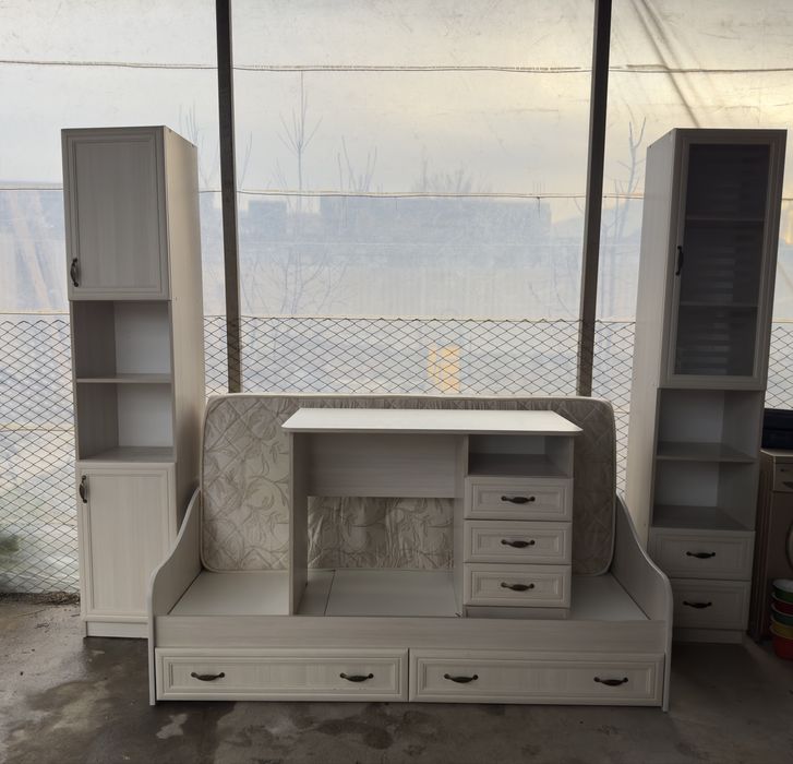 Мебель в комнату