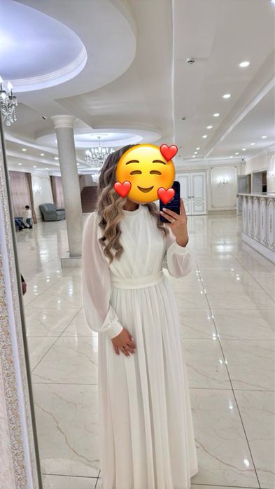 Элегантное белое платье