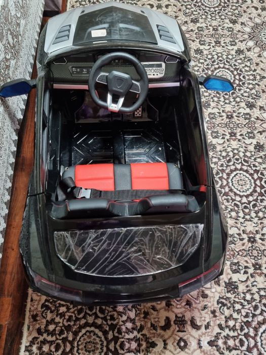 O'yinchoq mashina sotiladi!