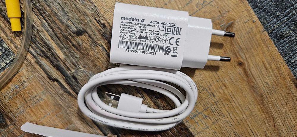 Електрическа помпа за кърма MEDELA SOLO + Подарък Medela Calma