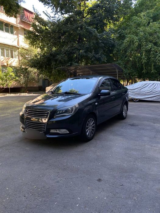 Автомобиль Шевроле  Нексия