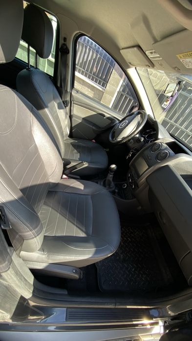 Dacia Duster 2016 1.5 dCi 4x4 –piele/navigație/cameră/cârlig