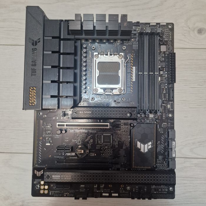 Placa de baza TUF GAMING B650-PLUS