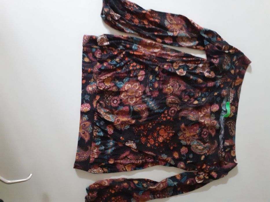 Блуза с флорални ефекти, материя вълна