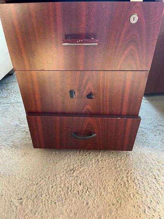 Продам б/у - Шкафы, столы, диван, стулья - разные.