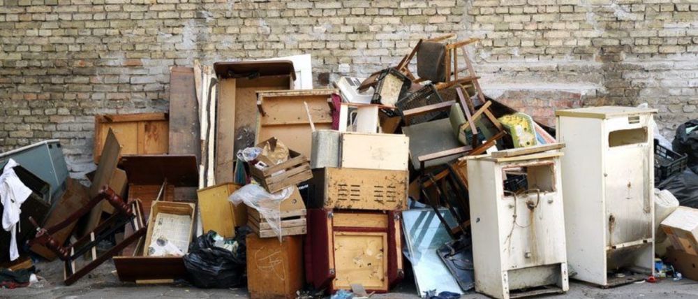 Ridicam moloz / Demolări / Decopertari / Debarasat mobila veche