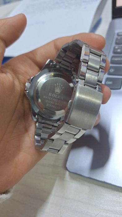 Rolex submariner sotiladi