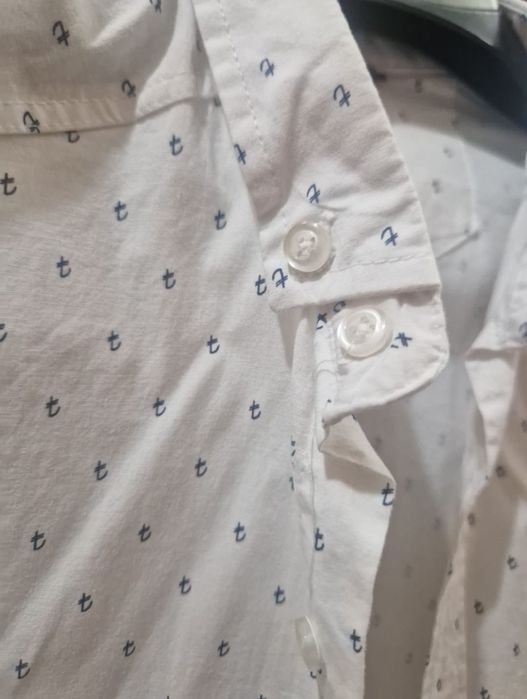 Cămașă albă cu imprimeu discret