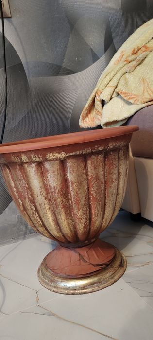 Горшок 12 л.для цветов б/у.