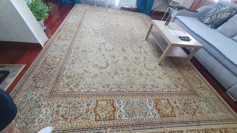 Продам ковер 2,5×3,5 ,шелковый