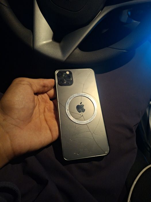 Iphone 11pro max karobla dakumen