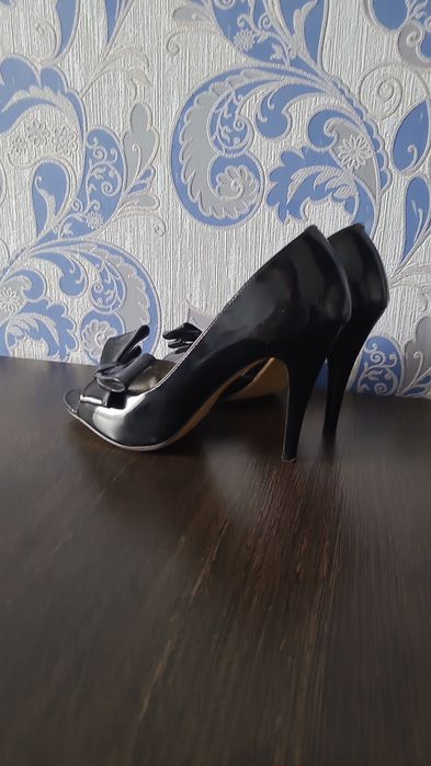 Женская обувь, туфли