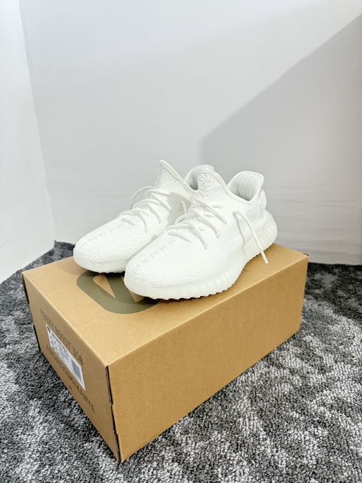 Adidas Yeezy Boost v2 triple white